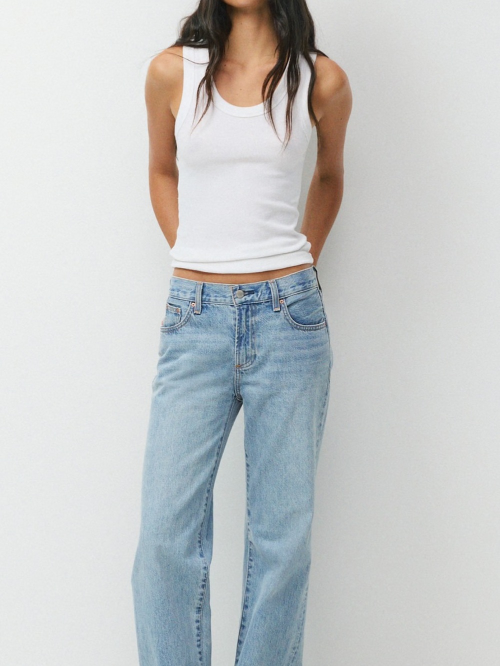 Aritzia Denim Forum The Farrah       Lo-rise Wide Jean in 7 years bleu taboo